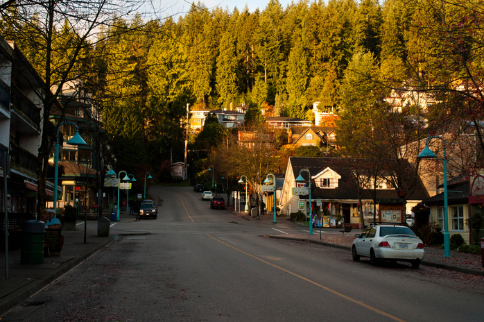 Main shopping strip Deep Cove Road