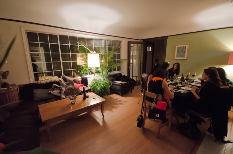 8 Swallow Tail Restaurant dining room