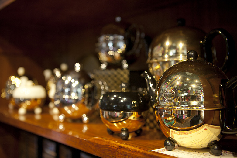 7 You can enjoy the featured Tea Services including seasonal items