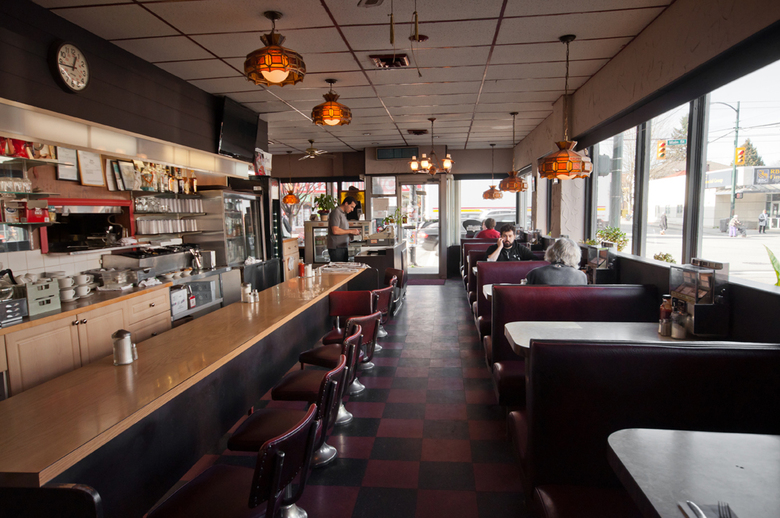 8 Helens Grill Interior