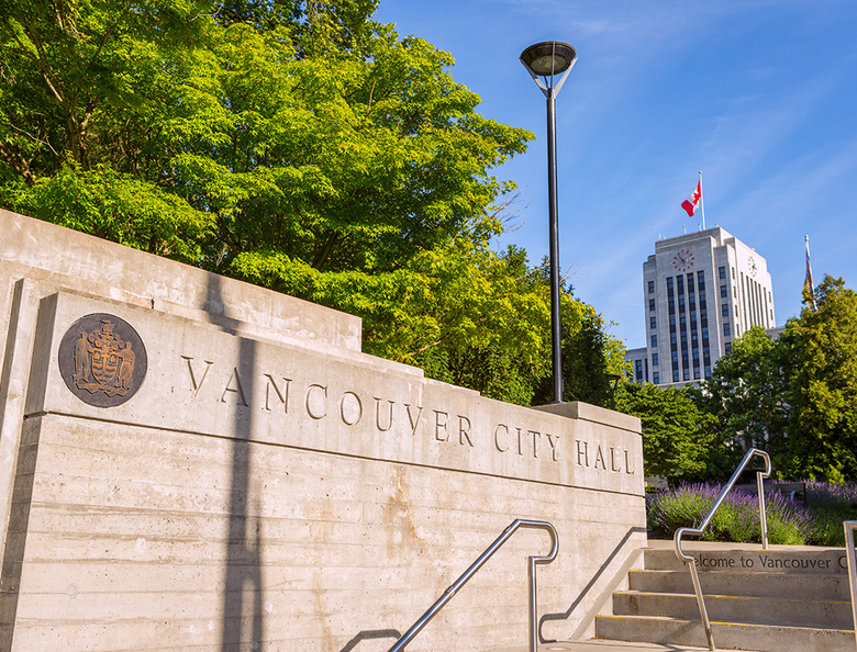 11 City Hall2a